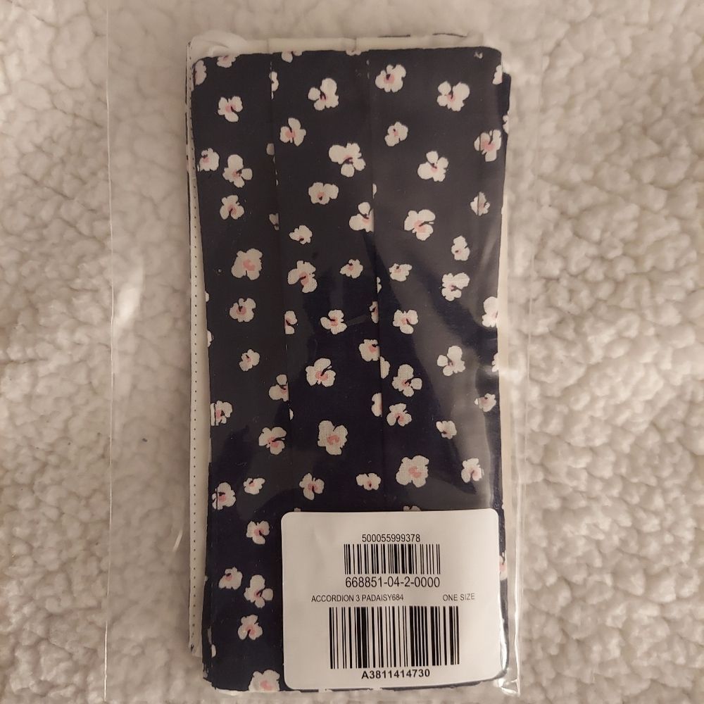 Gap Adult Face Mask (3-Pack) - Picture 3 of 6
